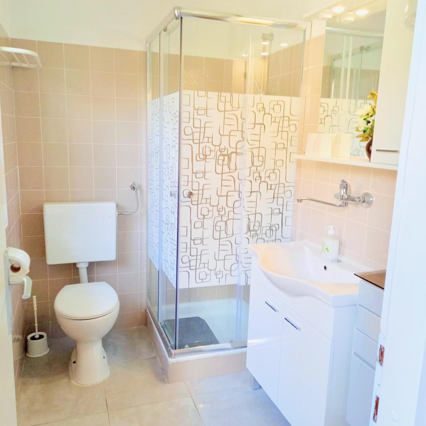 Miabella House - 2 Bedrooms And Terrace Брежице Экстерьер фото